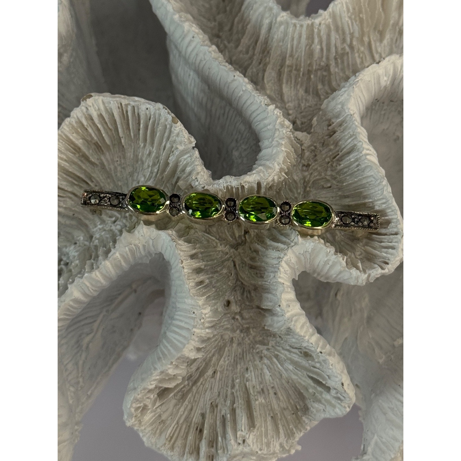 925 Sterling Silver Peridot & Marcasite Brooch Length 2.15 Inch